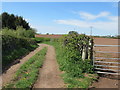 SO9776 : Monarch's Way Path leaving Lizzies Farm by Roy Hughes