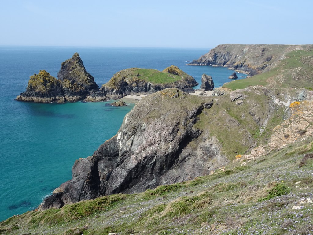 Kynance Cove © Philip Halling cc-by-sa/2.0 :: Geograph Britain and Ireland