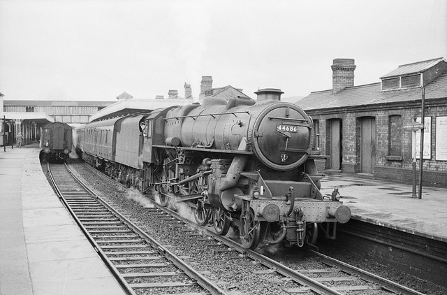 Stanier Black 5 44686 at Llandudno Junction, 1962