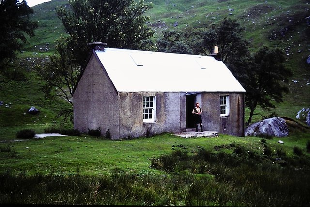 Staoineag bothy © Colin Kinnear :: Geograph Britain and Ireland