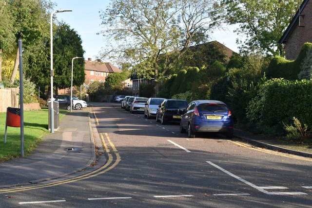 Ashurst Close © N Chadwick cc-by-sa/2.0 :: Geograph Britain and Ireland