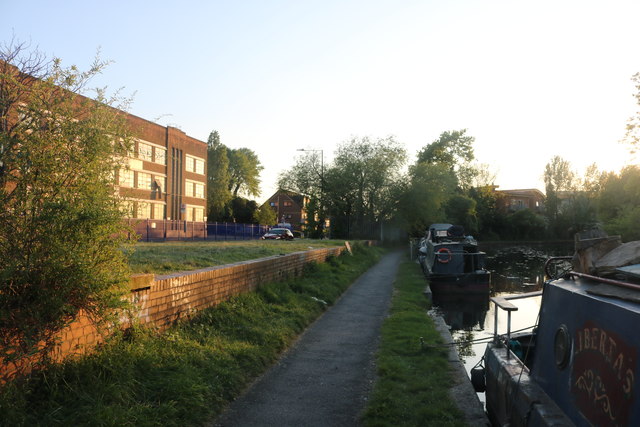 The Grand Union Canal, Park Royal