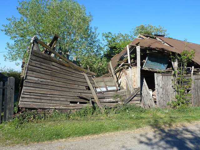 Drayton Beauchamp: Collapsing barn - Detail 2