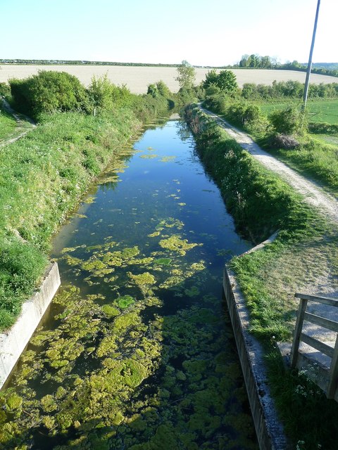 Wendover Arm: Partly restored section south of bridge 4A