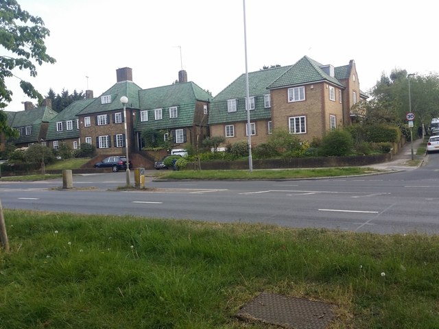 Houses on Lyttelton Road, Hampstead Garden Suburb