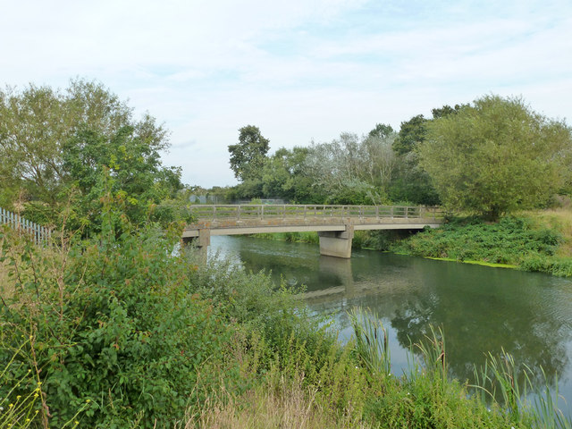 Bridge over River Mole © Robin Webster cc-by-sa/2.0 :: Geograph Britain ...