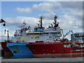 NJ9406 : Supply ships in Aberdeen harbour by Stephen Craven