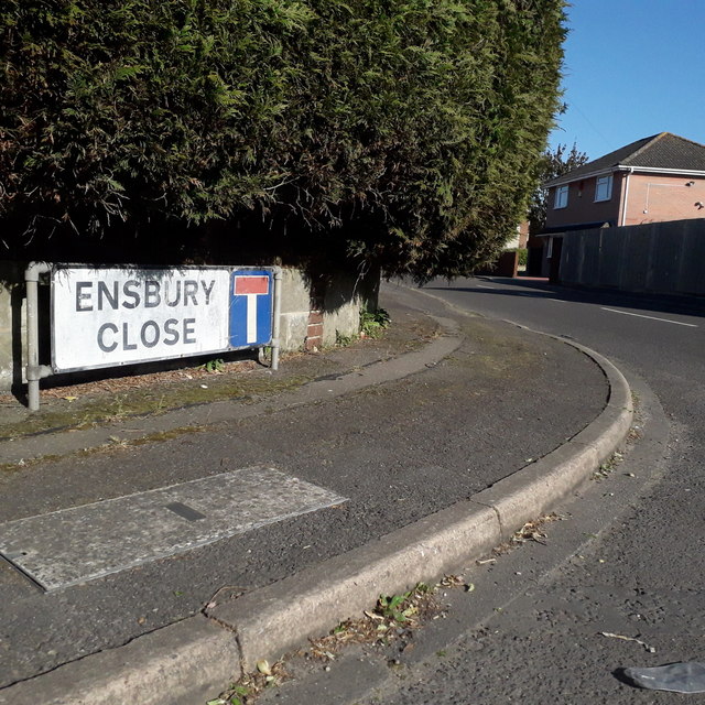 Ensbury Park: Ensbury Close