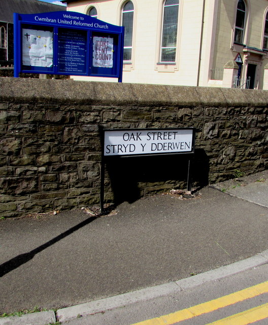 Oak Street bilingual name sign, Old Cwmbran