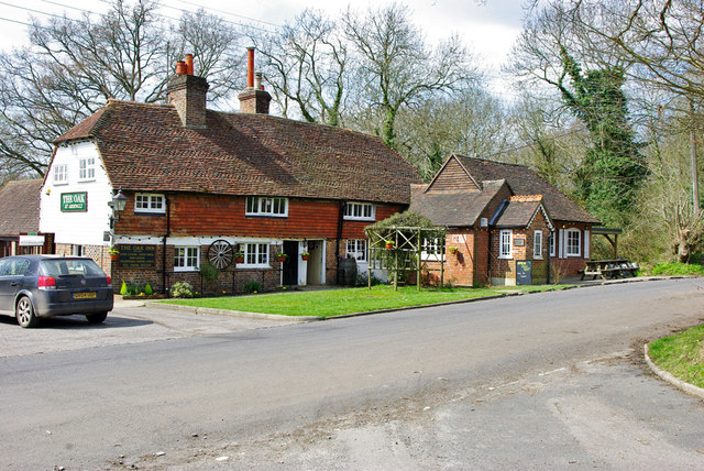 The Oak, Ardingly, 2010 © Robin Webster :: Geograph Britain and Ireland