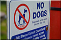 Tiverton : No Dogs Sign