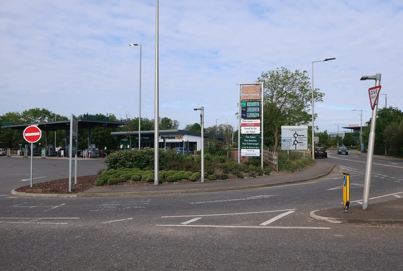 morrisons-petrol-station-st-ives-hugh-venables-cc-by-sa-2-0