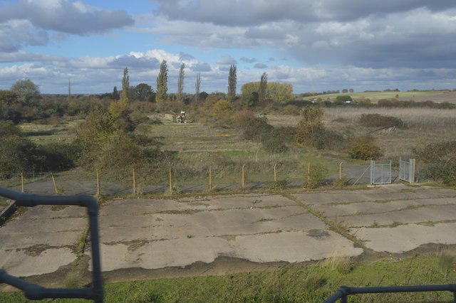 Disused sewage works (rems of)