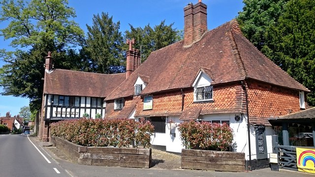 White Hart pub, Witley © Mark Percy cc-by-sa/2.0 :: Geograph Britain ...