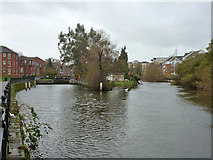 SU7273 : River Kennet, Reading by Robin Webster