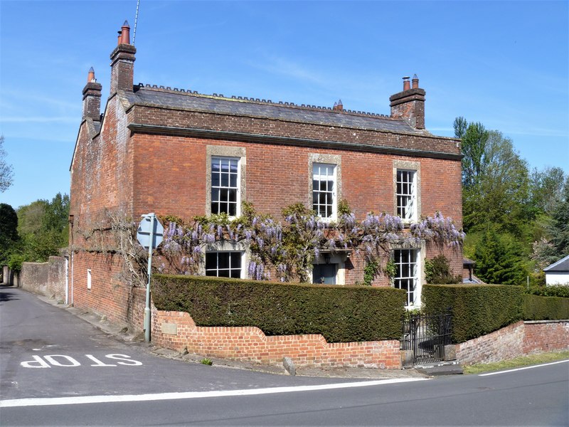 bratton-houses-13-michael-dibb-cc-by-sa-2-0-geograph-britain-and