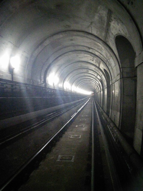 The Thames Tunnel, roughly mid river © Martyn Pattison :: Geograph ...