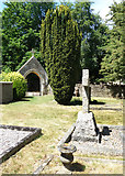 SP5018 : Bletchingdon Churchyard by Des Blenkinsopp