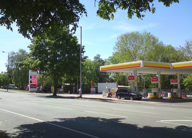 Shell filling station on Dowson Road