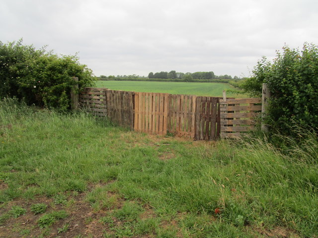 Six pallets make a gate © Jonathan Thacker cc-by-sa/2.0 :: Geograph ...