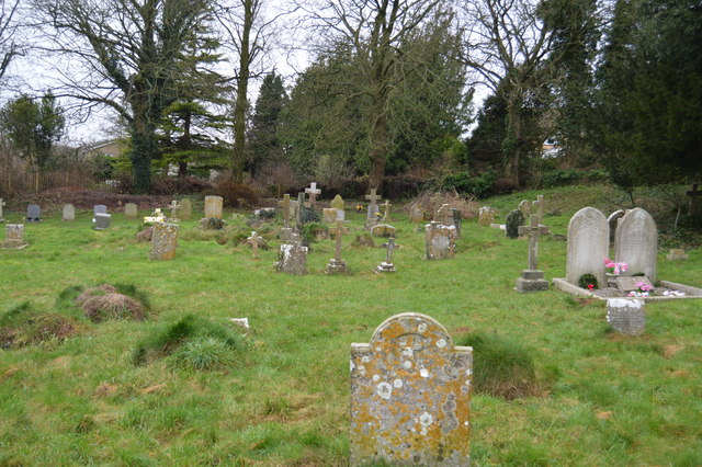 Churchyard, Church of St Martin © N Chadwick :: Geograph Britain and ...