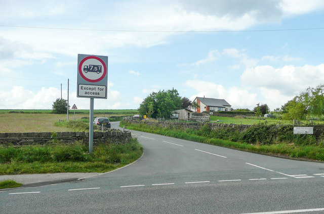 Crabtree Lane at the A629, Penistone