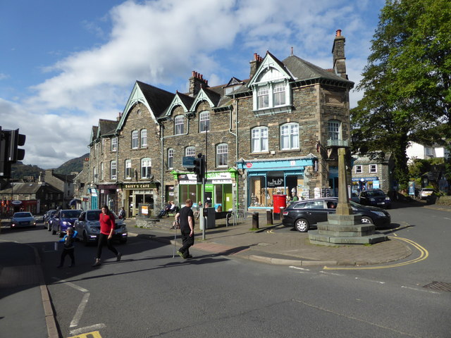 Rydal Road, Ambleside © Chris Allen :: Geograph Britain and Ireland