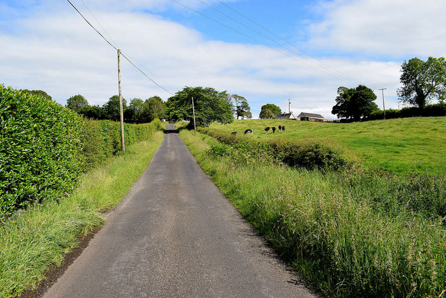 Dervaghroy Road © Kenneth Allen cc-by-sa/2.0 :: Geograph Ireland