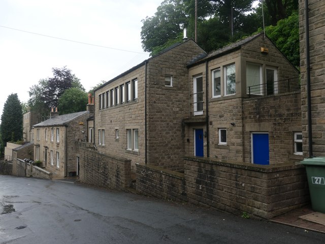 Housing on Bank Lane, Holmbridge