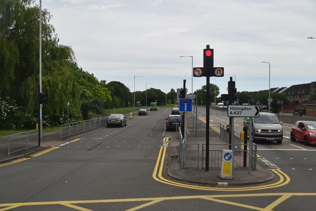 Hillingdon Railway Station, Hillingdon - area information, map, walks ...