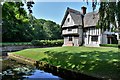 Brettenham: Popples Farmhouse, c15th with thatched roof