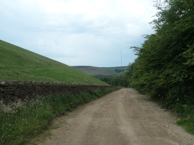 Kiln Bent Road, below the dam of Yateholme reservoir