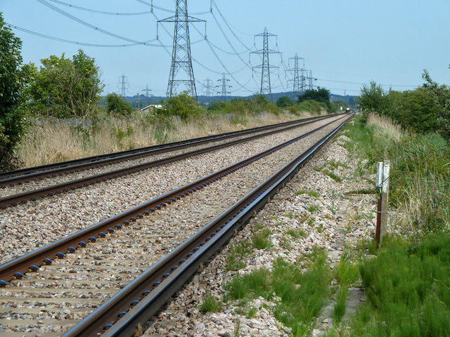 Railway towards Hoo Junction, Higham and... © Robin Webster :: Geograph ...