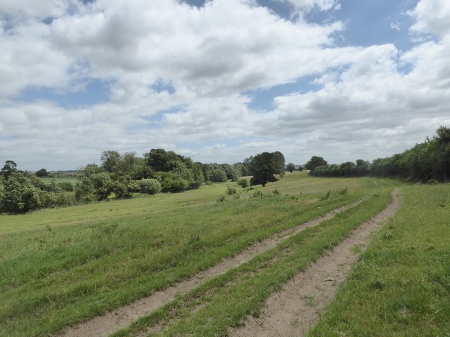 Track running between Field Farm and the Great Stour river