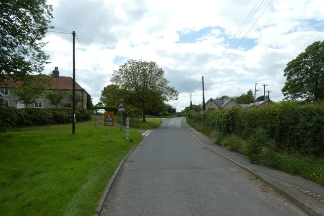 Flood marker on Chapel Road © DS Pugh cc-by-sa/2.0 :: Geograph Britain ...