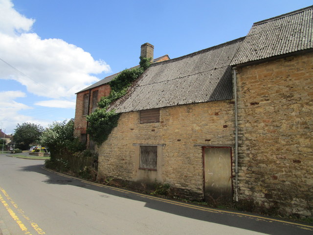 Derelict cottage, Chancery Lane,... © Jonathan Thacker :: Geograph ...