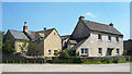 Houses in Asthall Leigh