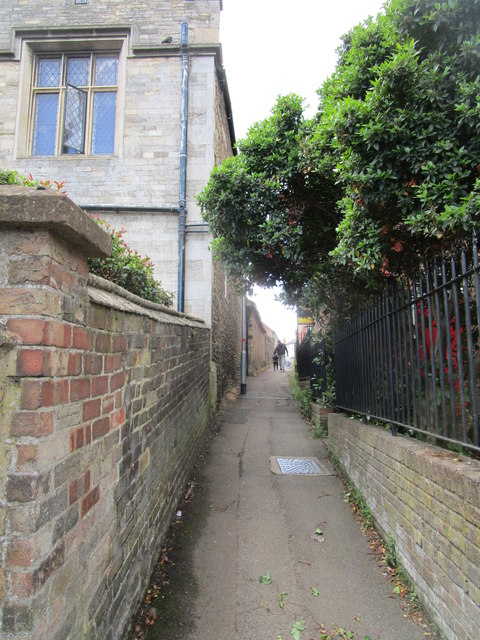 Footpath off the High Street, Thrapston