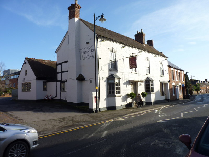 The Pickled Plum, High Street, Pershore © Jeff Gogarty cc-by-sa/2.0 ...