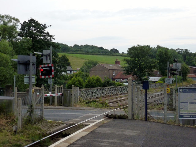 Ruswarp level crossing © John Lucas :: Geograph Britain and Ireland