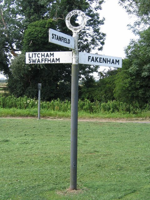 Direction Sign – Signpost © J Young :: Geograph Britain and Ireland