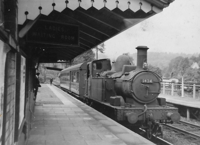 Chalford Station with Gloucester... © Colin Pyle :: Geograph Britain ...