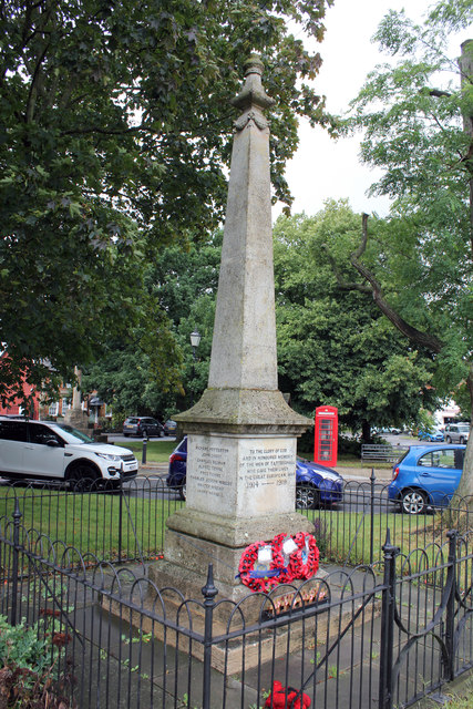 War Memorial, Market Place, Tattershall © Jo and Steve Turner ...