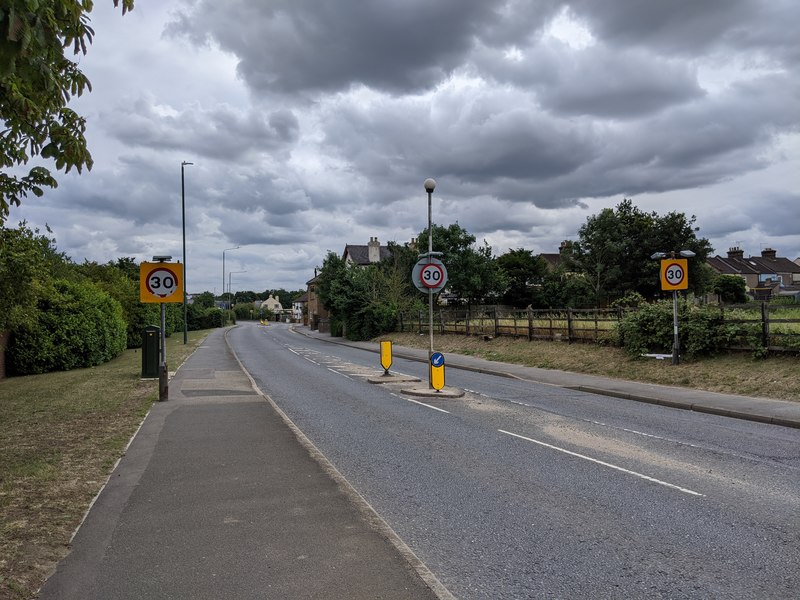 Hawley Road (A225) entering Hawley... © Paul Williams ccbysa/2.0 Geograph Britain and Ireland