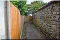 Caldicot : Footpath