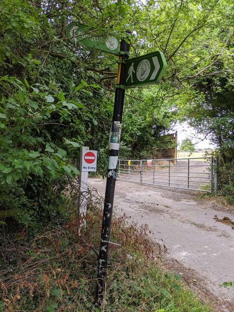 Signpost on Darent Valley Path/Darenth Road