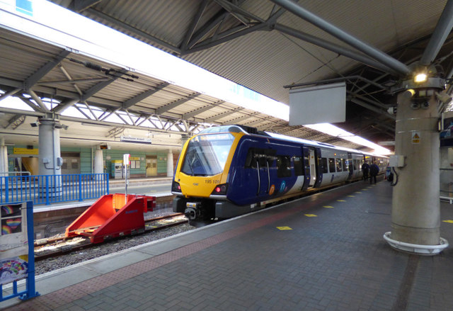 manchester-airport-railway-station-thomas-nugent-geograph-britain