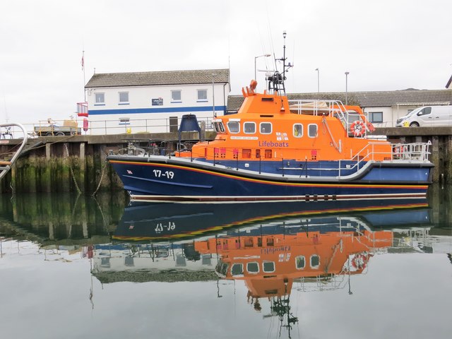 Campbeltown lifeboat at the quayside