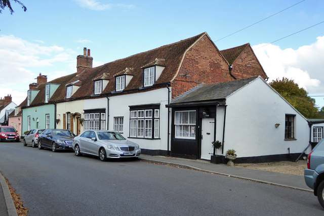 Row Of Cottages High Street Bradwell © Robin Webster Geograph