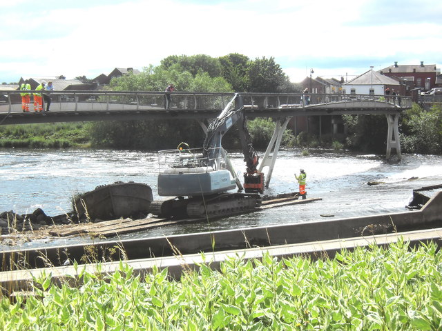 Repairs to Castleford weir